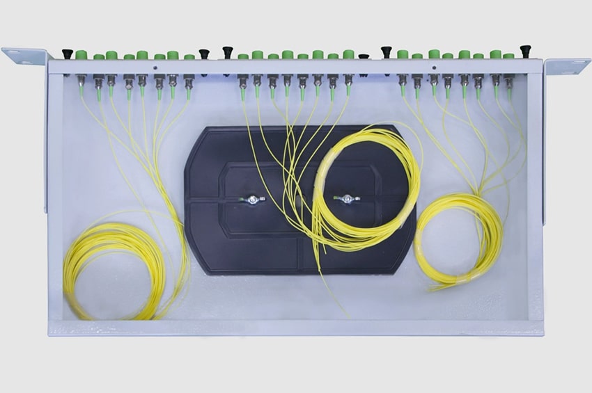 стоечный кросс на 24 порта FC/APC стоечный кросс на 24 порта FC/APC