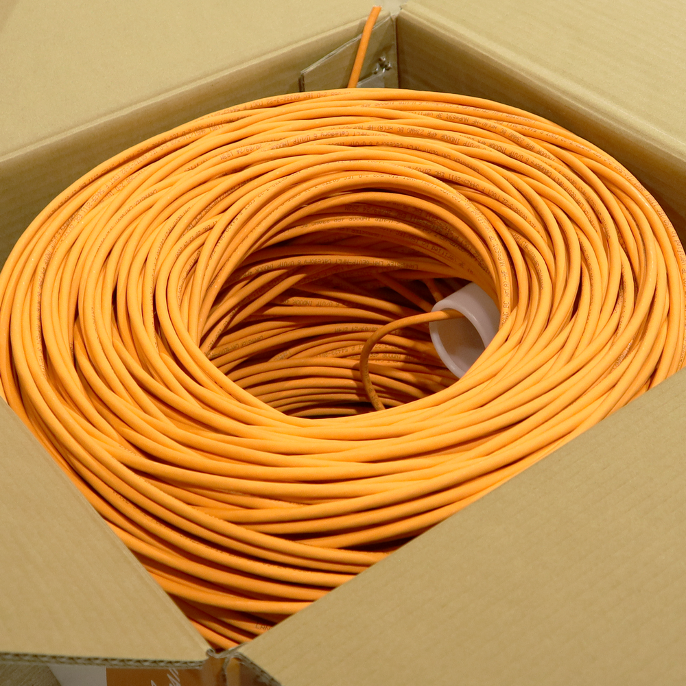 Кабель LANMASTER U/UTP, 4 пары, Кат. 6, с перегородкой, 550Mhz, LSZH, нг(A)-HF, фиолетовый, 305 м__