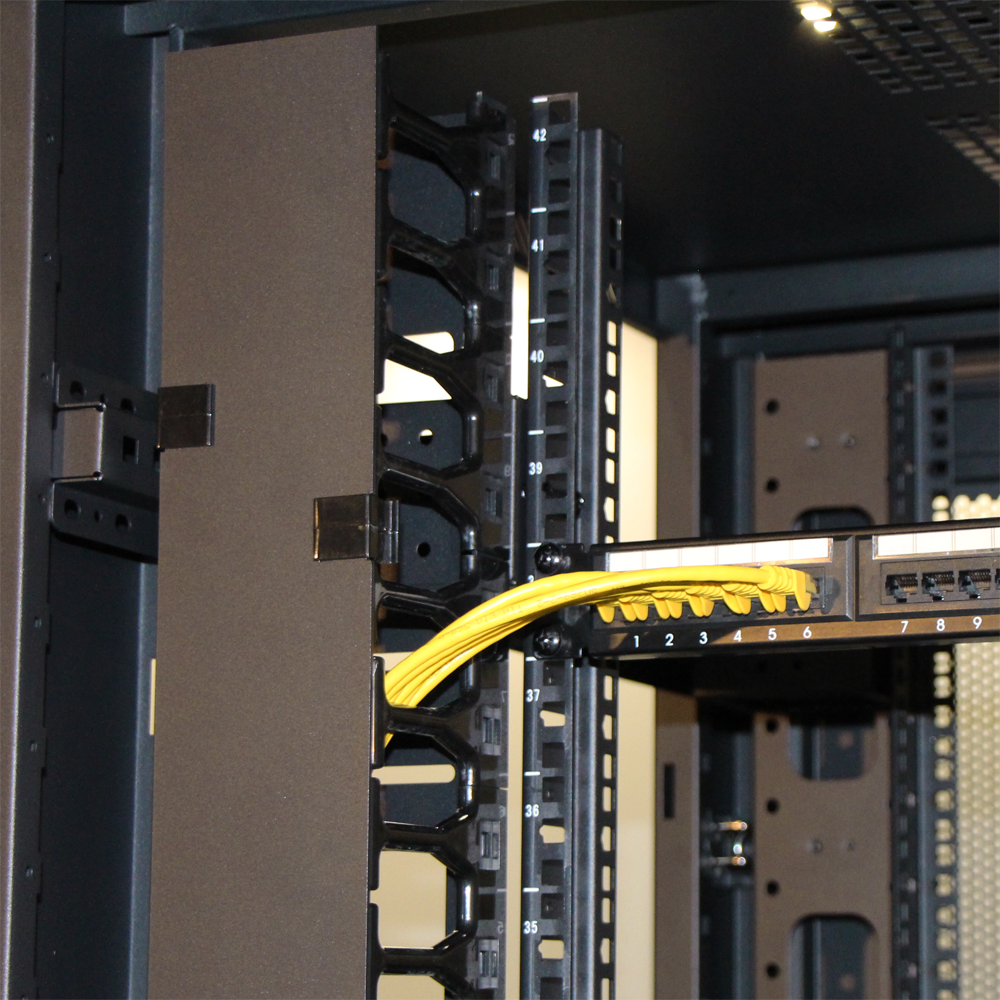 Вертикальные органайзеры с пластиковыми пальцами, глубина 112 мм, 47U, для шкафов Business шириной 800 мм, 2 шт., черные__