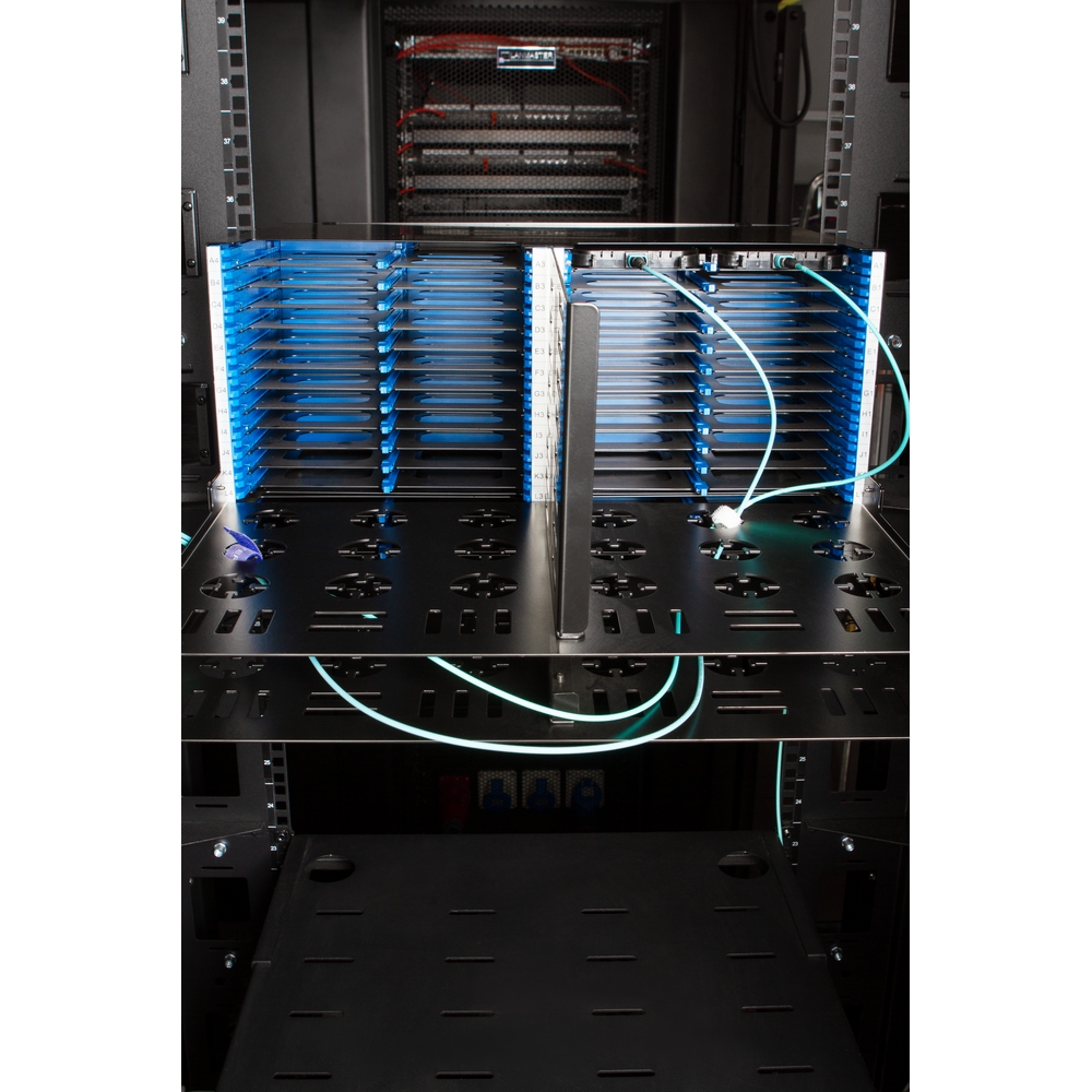 Бокс 19" на 48 компактных кассет MPO, 4U, черный__