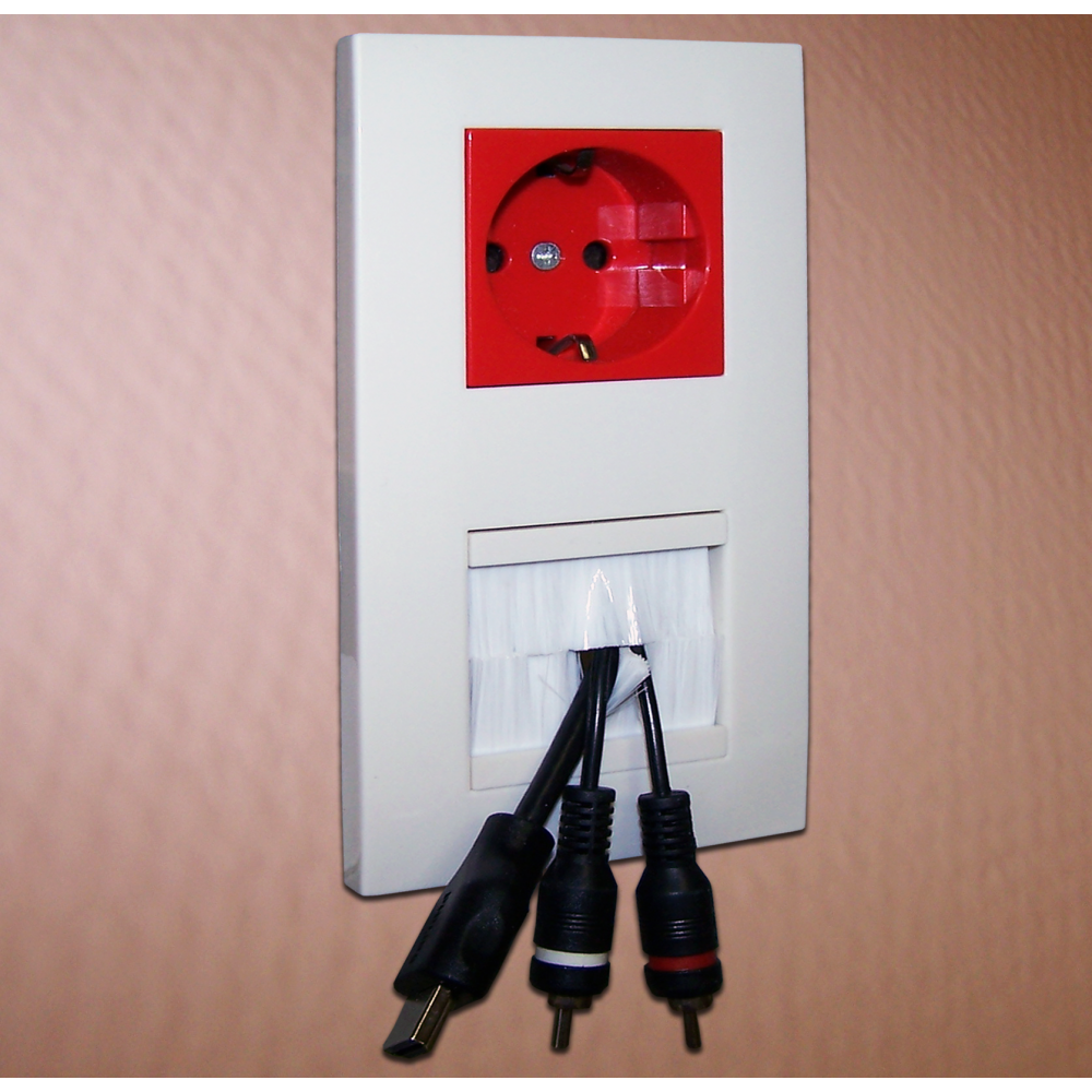 Вставка с черным щеточным вводом, 45х45__