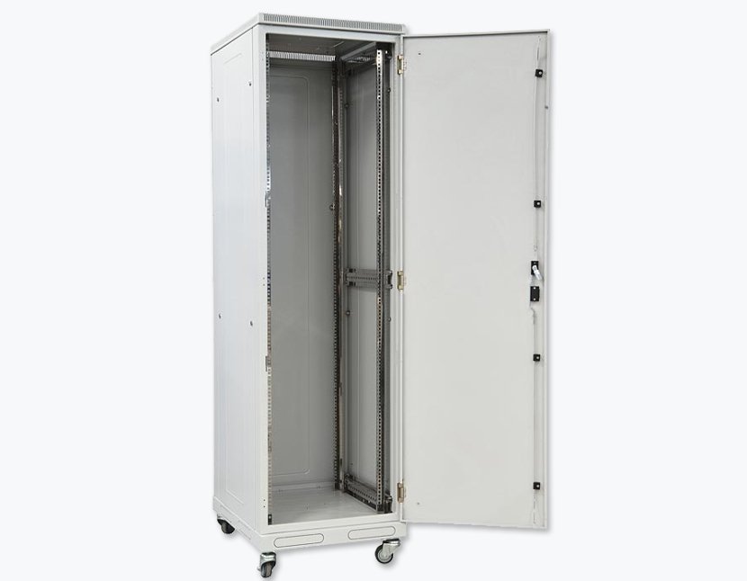 Сплошная металлическая дверь