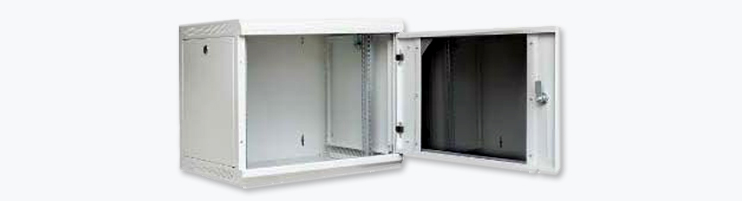 Пример двери навесного коммуникационного шкафа