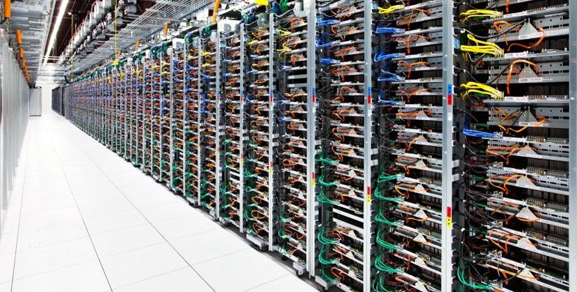 Стойки в дата-центре