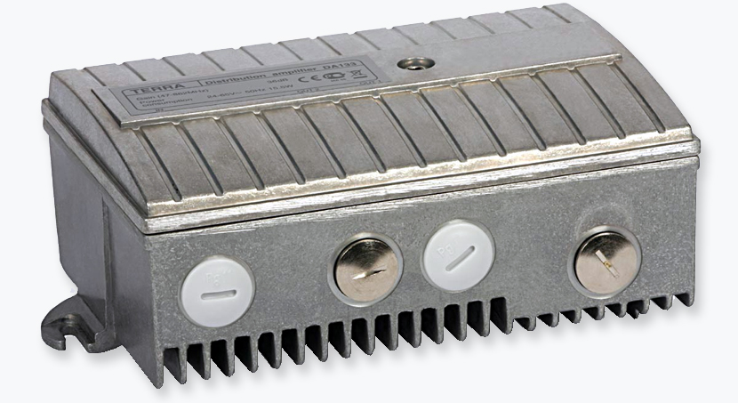 Усилитель магистральный TERRA DA133, внешний вид